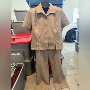 Women's Two-Piece Short Sleeve Pants Suit in Light Taupe p13